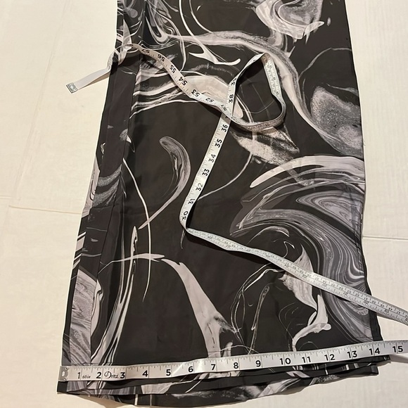 New-Athleta-M-black&white-cloud print-calm, cool, wide leg, lounge pajama pant. - Picture 14 of 14